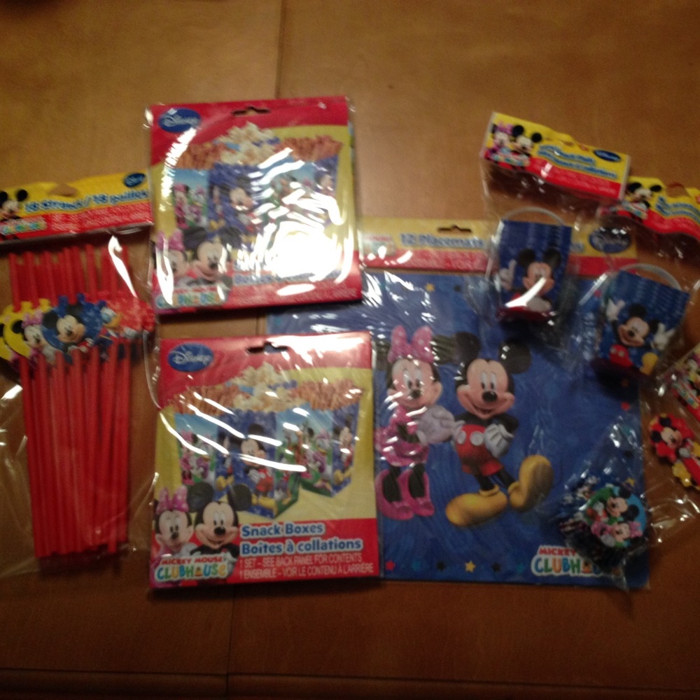 Disneys Mickey Mouse Birthday Party Tableware Kit